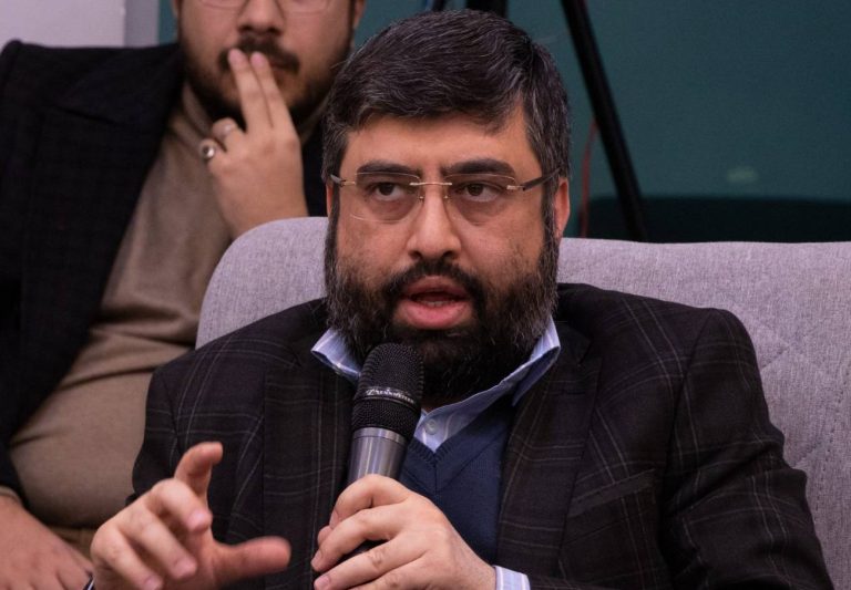 مصطفی موفق یامی؛ پژوهشگر حوزه بانکداری بین_الملل